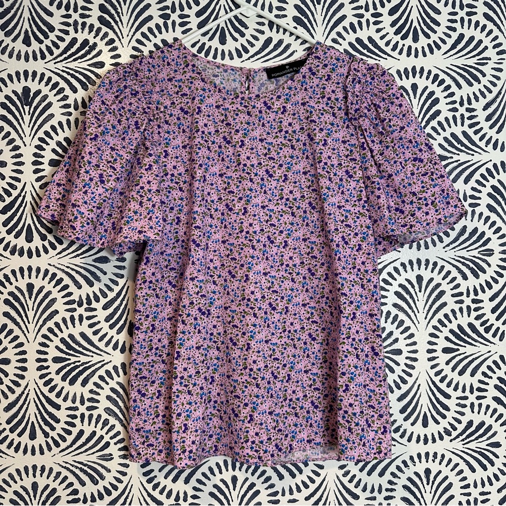Tuckernuck Pomander Place Ditzy Floral Ruffle Flutter Sleeve Top - Picture 3 of 11